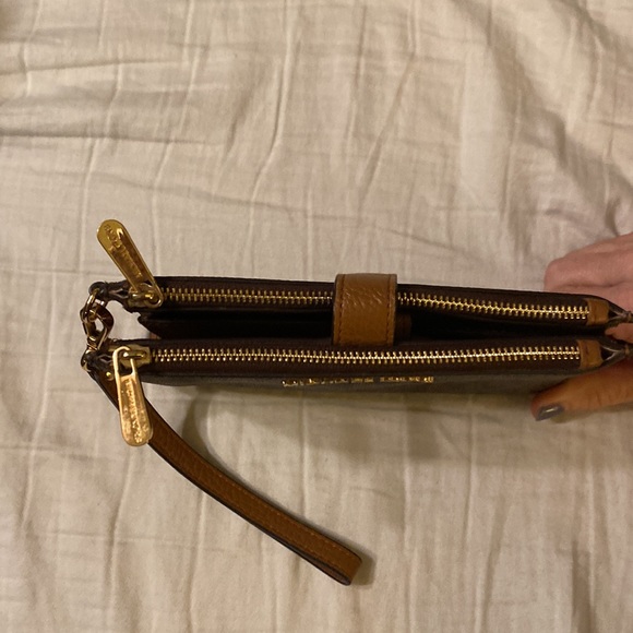 Michael Kors Adele leather smart phone wallet - Picture 2 of 3